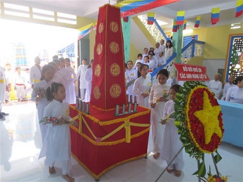 New Divine Mother temple in Tay Ninh installs its worshipping symbol