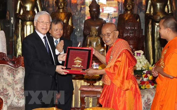 Vietnamese leader hails Cambodian Buddhists’ contributions to relations