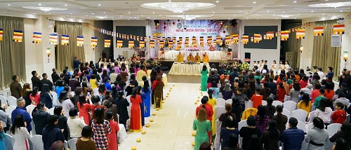 Vietnamese Buddhists in Czech Republic pray for peace