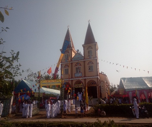 Caodai parish in Ben Tre province inaugurates main worshipping temple