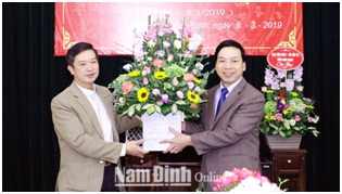 Provincial authorities in Nam Dinh extend congratulation to provincial Catholic solidarity committee