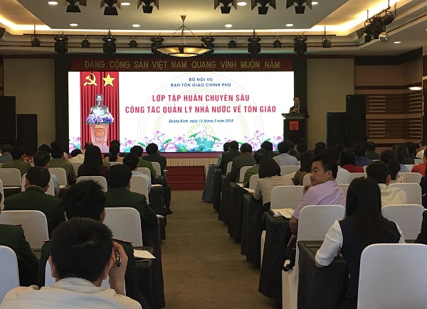 Religious training for local officials held in Quang Binh