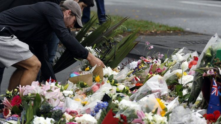 Pope Angelus: Appeal for prayer and peace following NZ attacks