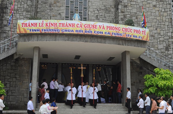 New deacons ordained in Hue Archdiocese 