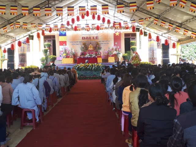 Buddhist sangha in Kon Tum holds requiem, prays for peace