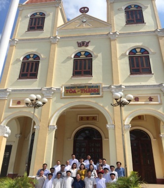 Religious committee in Quang Ngai meets with Correction-path Caodai Church