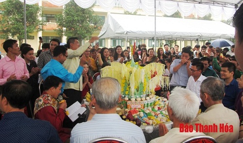 Lao students in Thanh Hoa celebrate Bumpimay Festival