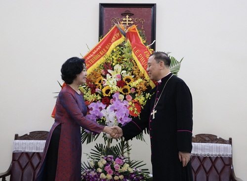 Head of Party Commission for Mass Mobilization extends Easter greetings to Hanoi Archdiocese