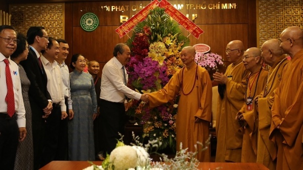 Deputy PM Trương Hòa Bình extends Buddha’s birthday greetings