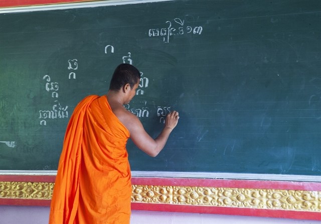 Khmer monks open summer classes