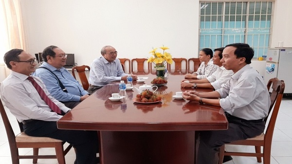 Religious committee in Ninh Thuan receives southern Evangelical church delegation