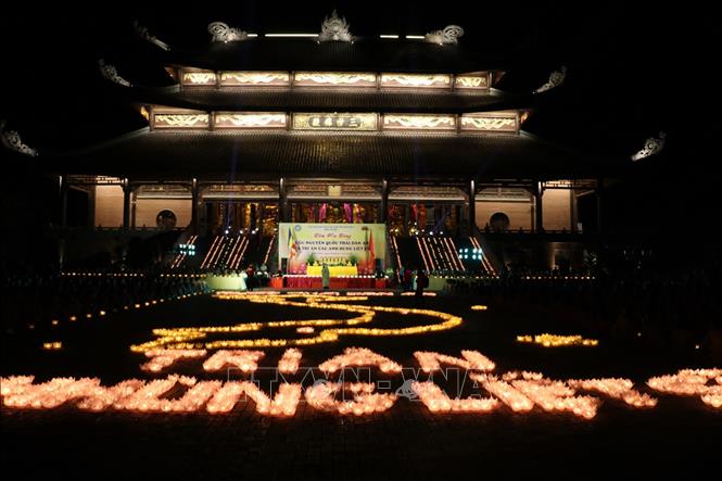 Lantern Festival for honoring heroes and martyrs in Ninh Binh