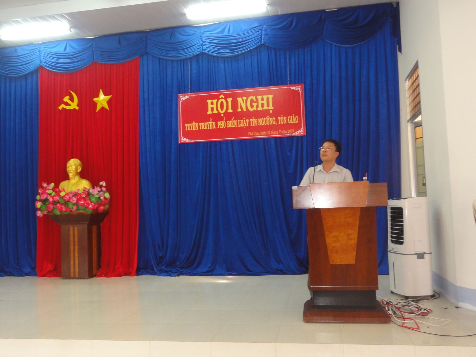 Dissemination of new religious law to key religious in Ca Mau