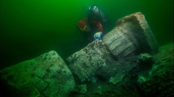 Divers find temples and treasure in Egypt's ancient city of Heracleion