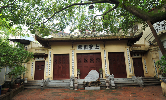  Worship of craft ancestors in Hanoi