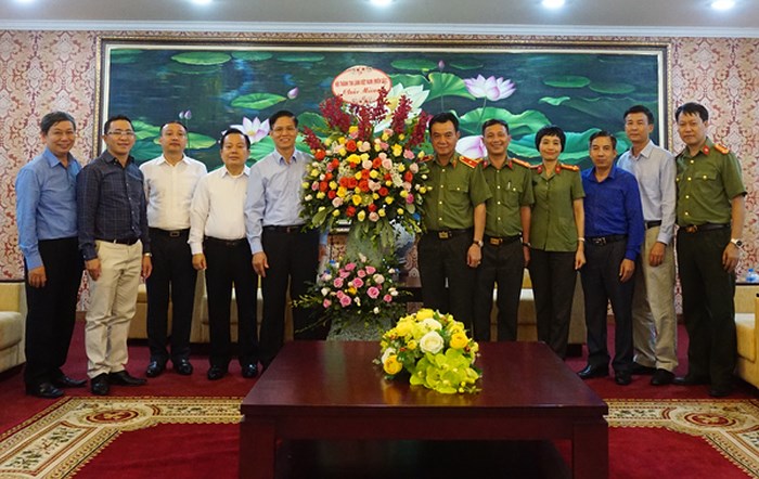 ECVN (North) congratulates Hanoi security force on Public Security Day