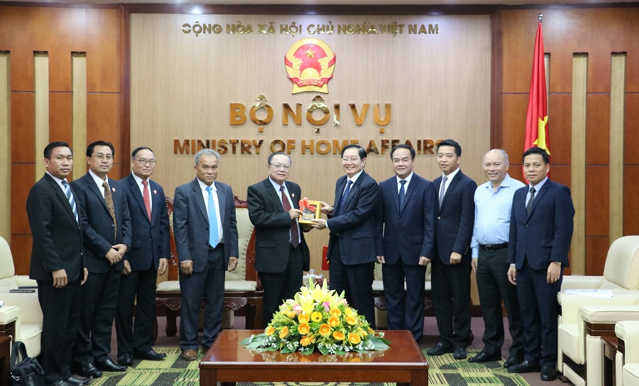 LFNC delegation concludes Vietnam visit