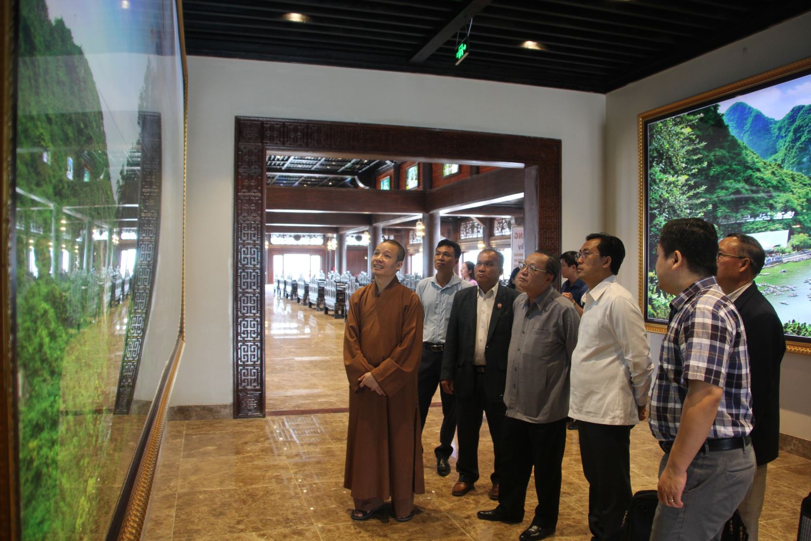 Images of visits to Ha Nam & Quang Ninh by Lao Front for National Construction delegation