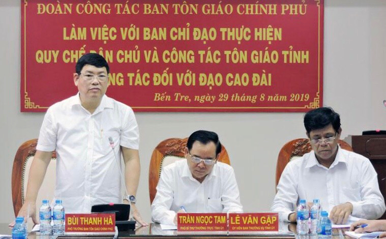 Government religious committee, Ben Tre provincial authorities hold meeting on Caodai affairs