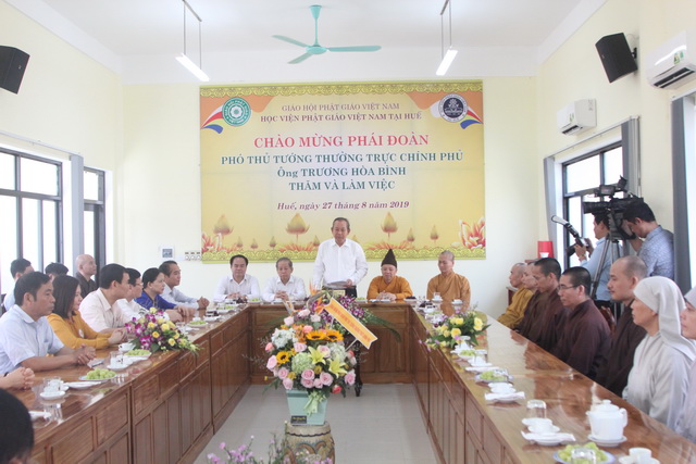 Deputy PM Trương Hòa Bình visits Vietnam Buddhist Institute in Hue city