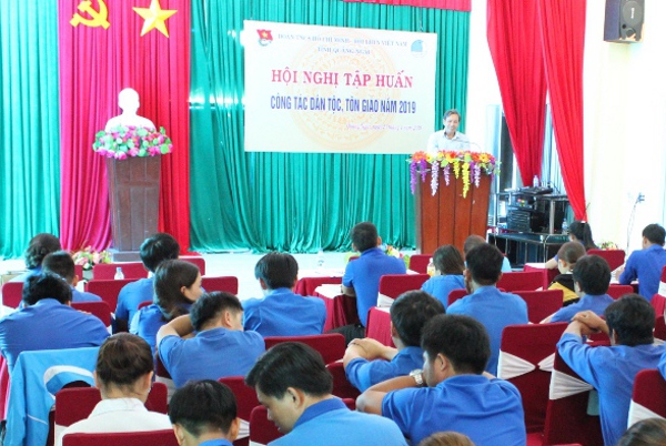 Religious affairs training for youth cadres in Phu Yen