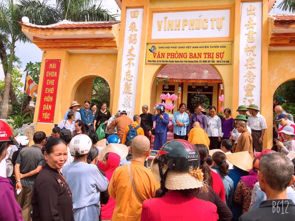 Buddhist temple in Da Nang sends relief to flood victims in Quang Binh