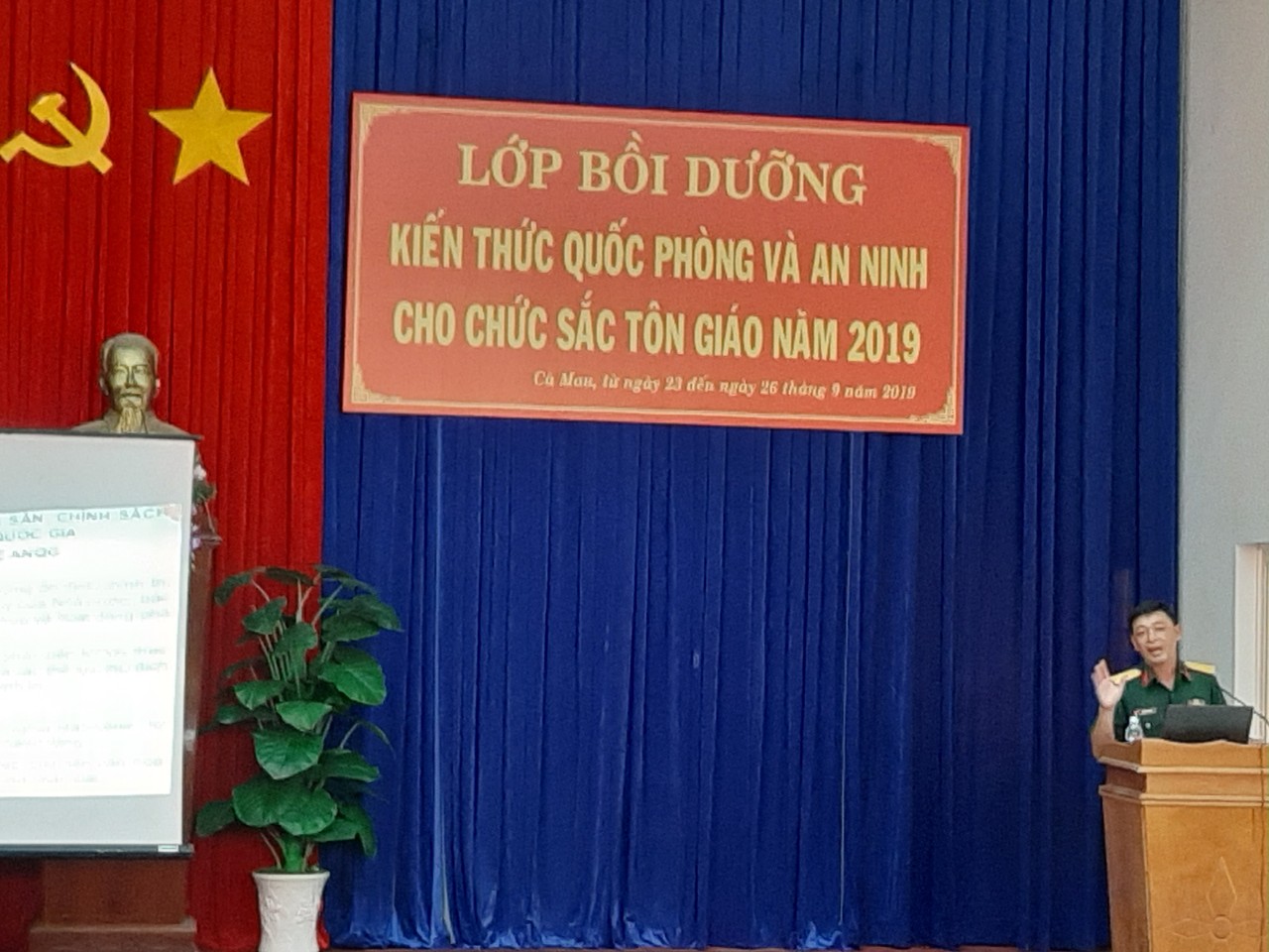 Fostering religious dignitaries’s knowledge on defence & security in Ca Mau 