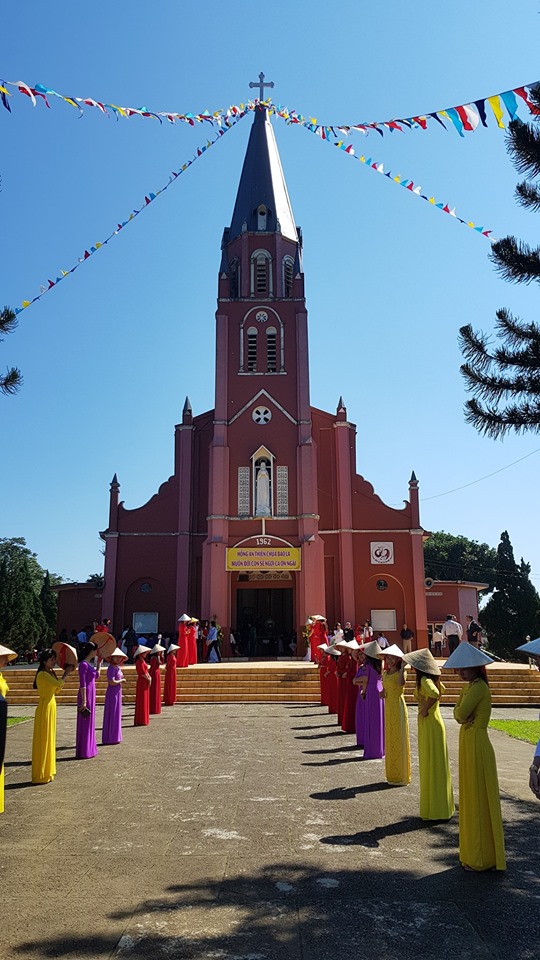 Thanksgiving mass for bishopric service to Da Lat Diocese