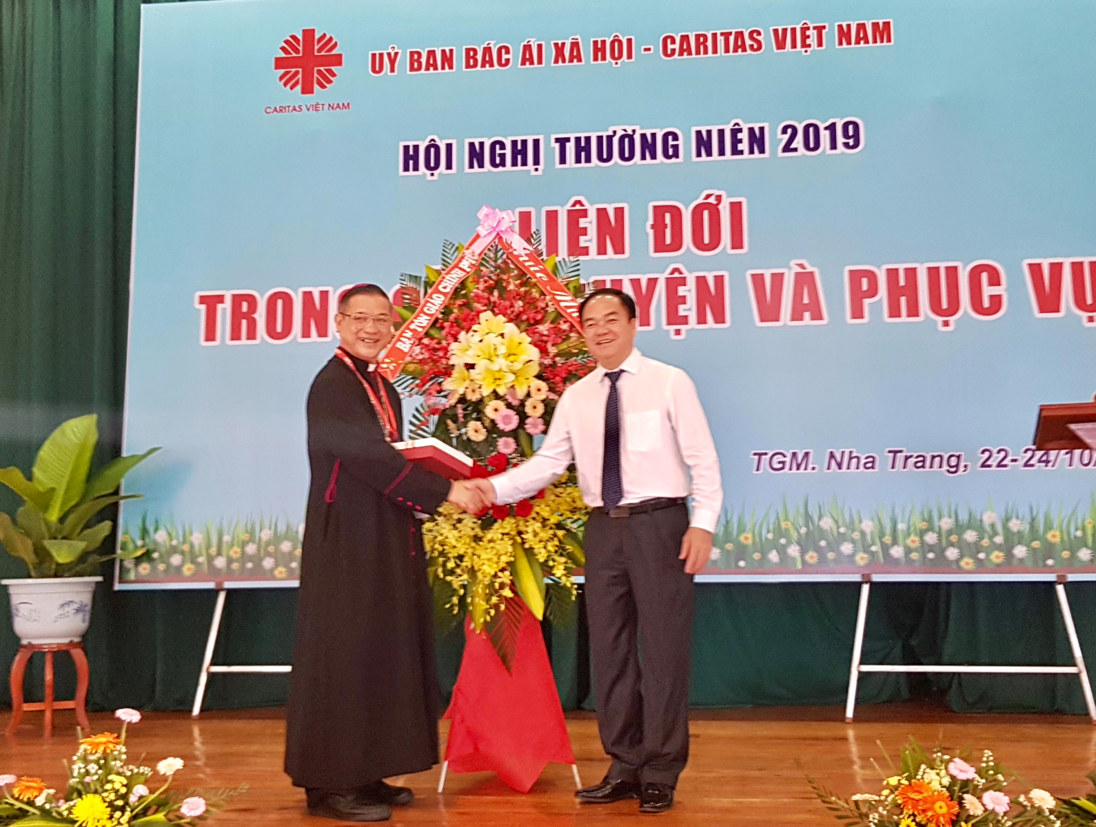 Government religious committee leader extends congratulation to annual conference of Vietnam Caritas