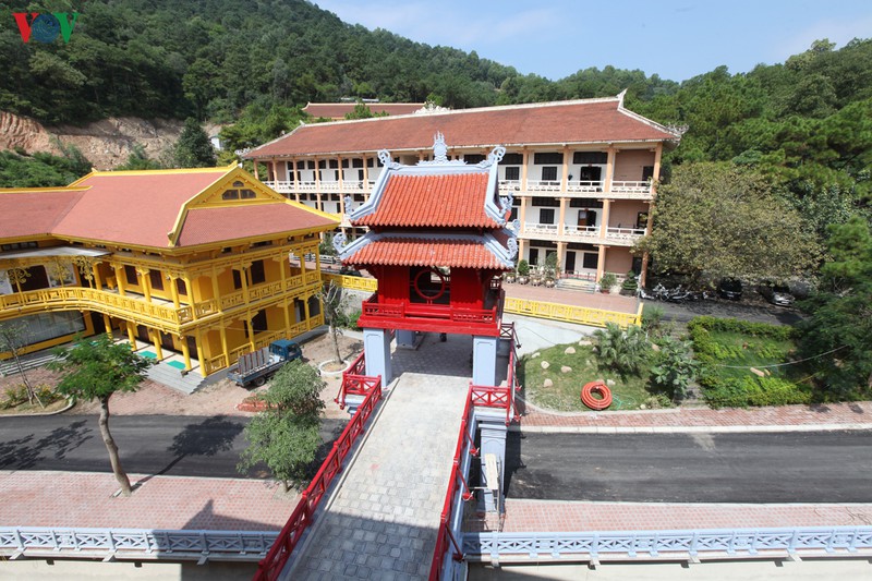 Exploring Vietnam Buddhist Institute in Hanoi