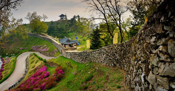 Photo exhibition named “Getting to know Baekje” held in Hanoi