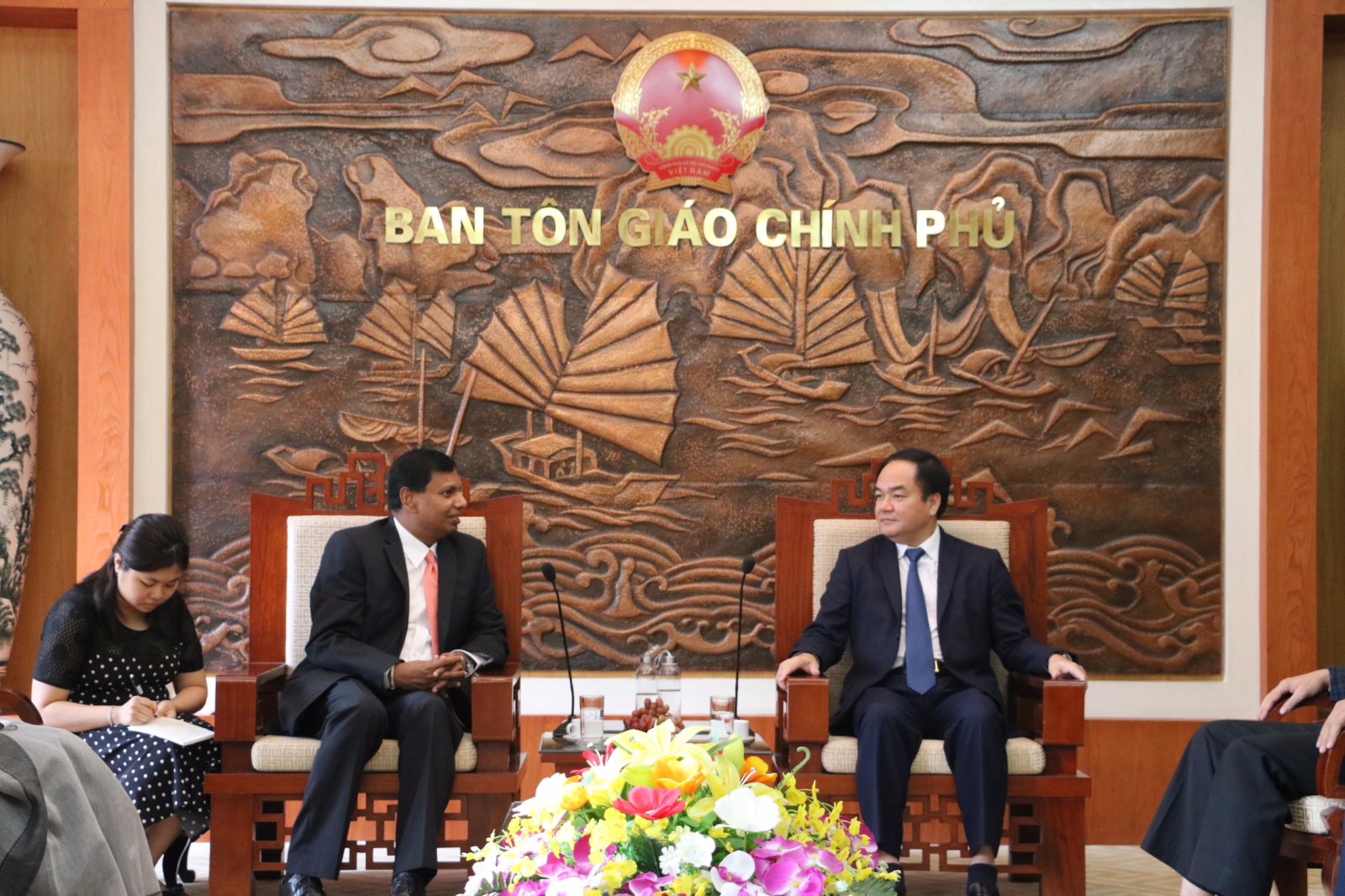 GCRA leader receives new Sri Lanka Ambassador to Vietnam