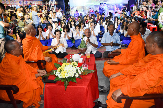 Khmer Moon worshipping 2019 in Soc Trang