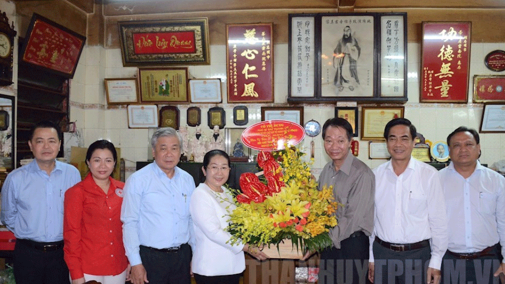 Ho Chi Minh authorities visit typical dignitaries on Vietnam Red Cross Day