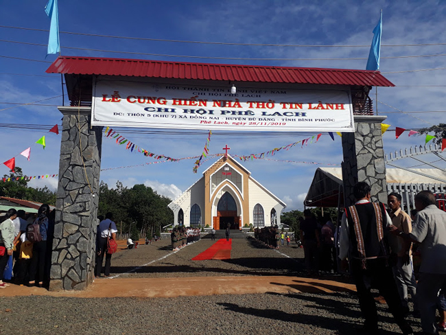 Inauguration of new evangelical church in Binh Phuoc