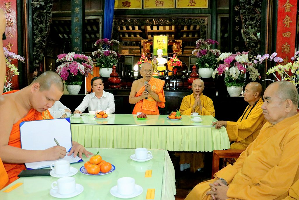 Great Supreme Patriarch of Cambodia visits VBS chapter in Binh Duong