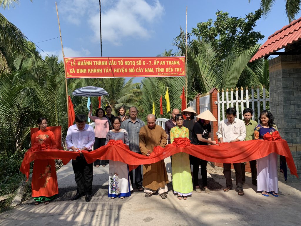 Vietnam Buddhist Sangha sponsors bridge construction, construction of chairtable houses in Ben Tre