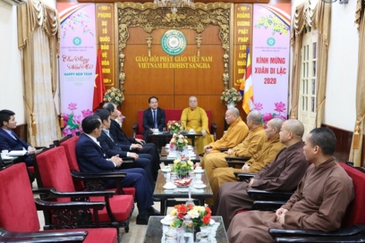 Government religious affairs committee pays pre-Tet visit to Vietnam Buddhist Sangha