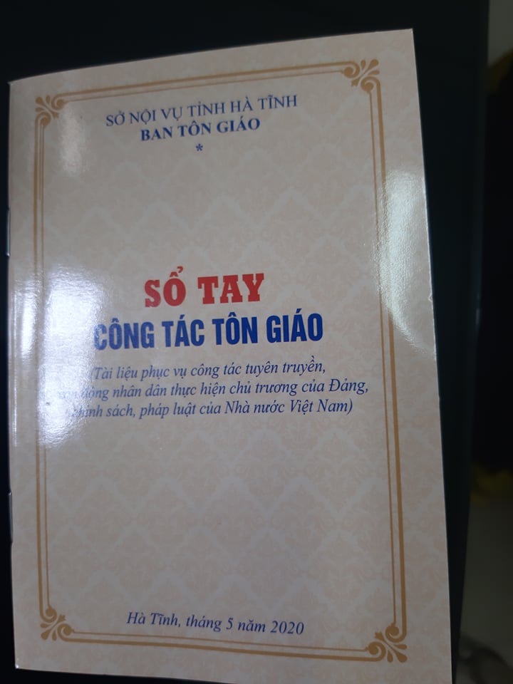 Ha Tinh religious committee releases Handbook on religious affairs