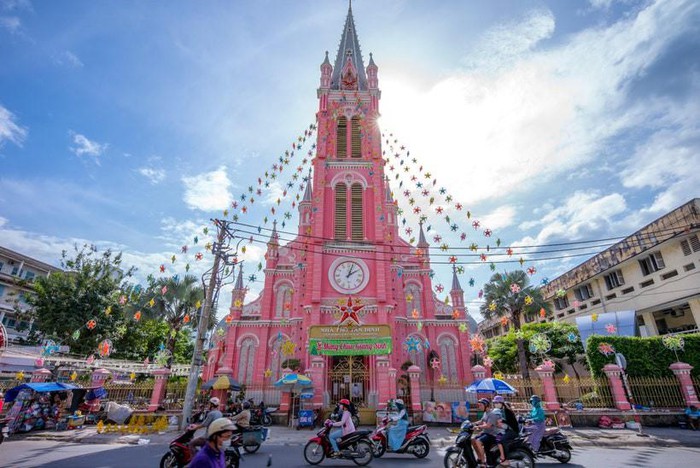 Vietnam's church among ten leading pink buildings to visit worldwide