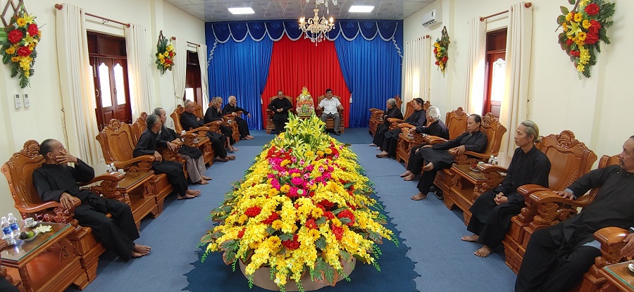  Religious committee in An Giang extends congratulation to founding anniversary of Tu An Hieu Nghia Faith