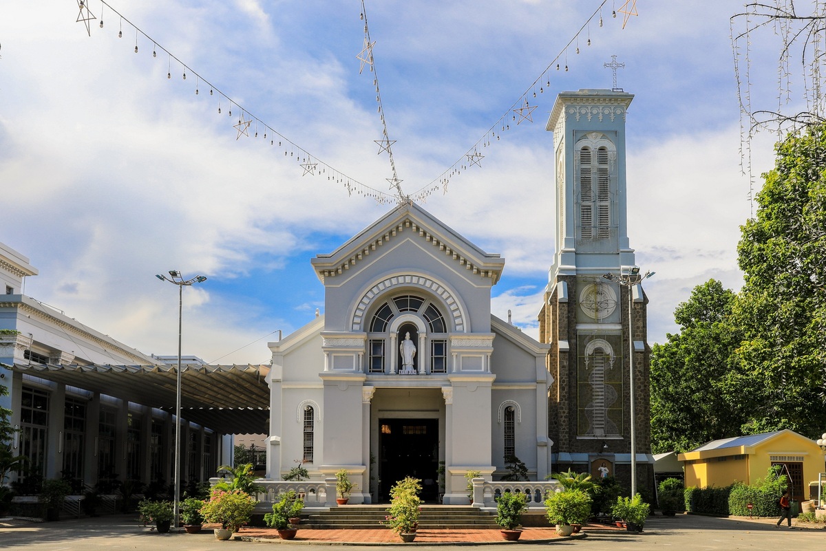 Lesser known Saigon church boasts imperial lineage