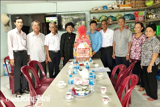 VFF in Dong Nai congratulates Hoa Hao Buddhist Church on founding anniversary