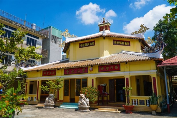 100-year-old Buu Son Pagoda rests on one pillar