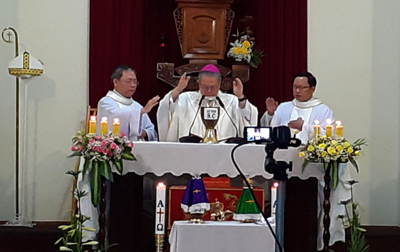 Chrism Mass held online at Hue Archdiocese