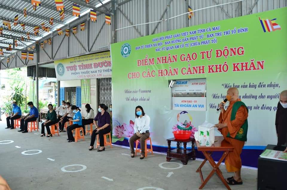 VBS in Ca Mau presents free rice to disadvantaged people during Covid-19 pandemic