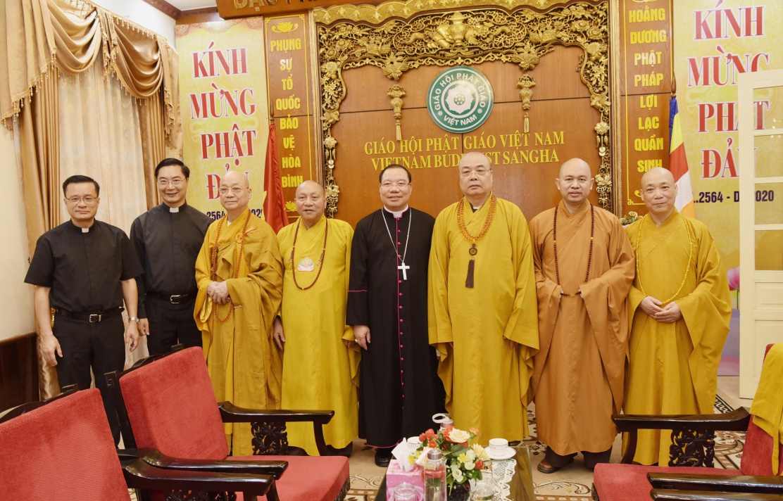 Catholic dignitaries extend Vesak greetings to VBS