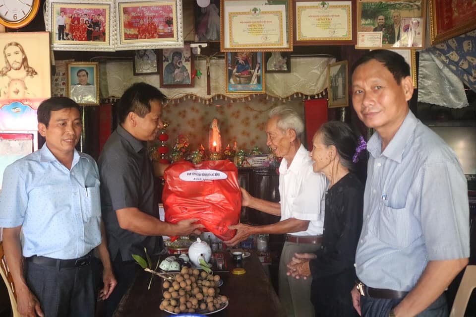 Religious committee in Quang Binh visits religious policy beneficiaries