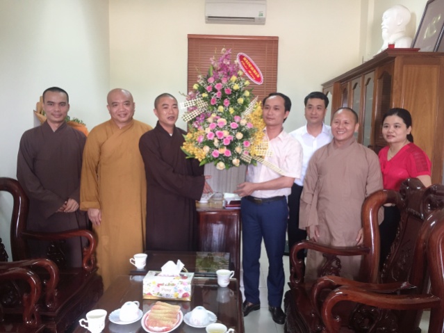 VBS in Ha Tinh visits religious committee on occasion of founding anniversary of the state governance on religion