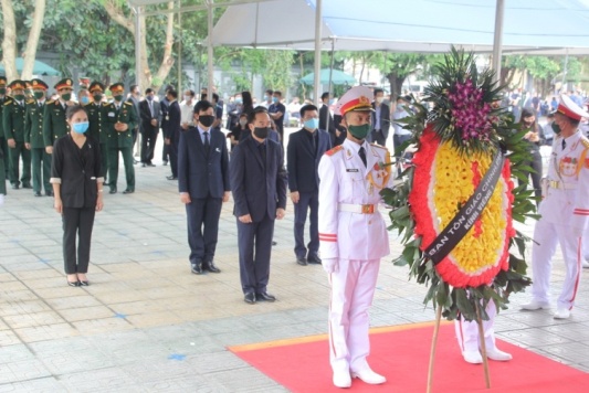 GCRA and Catholic dignitaries pay homage to former Party leader Lê Khả Phiêu